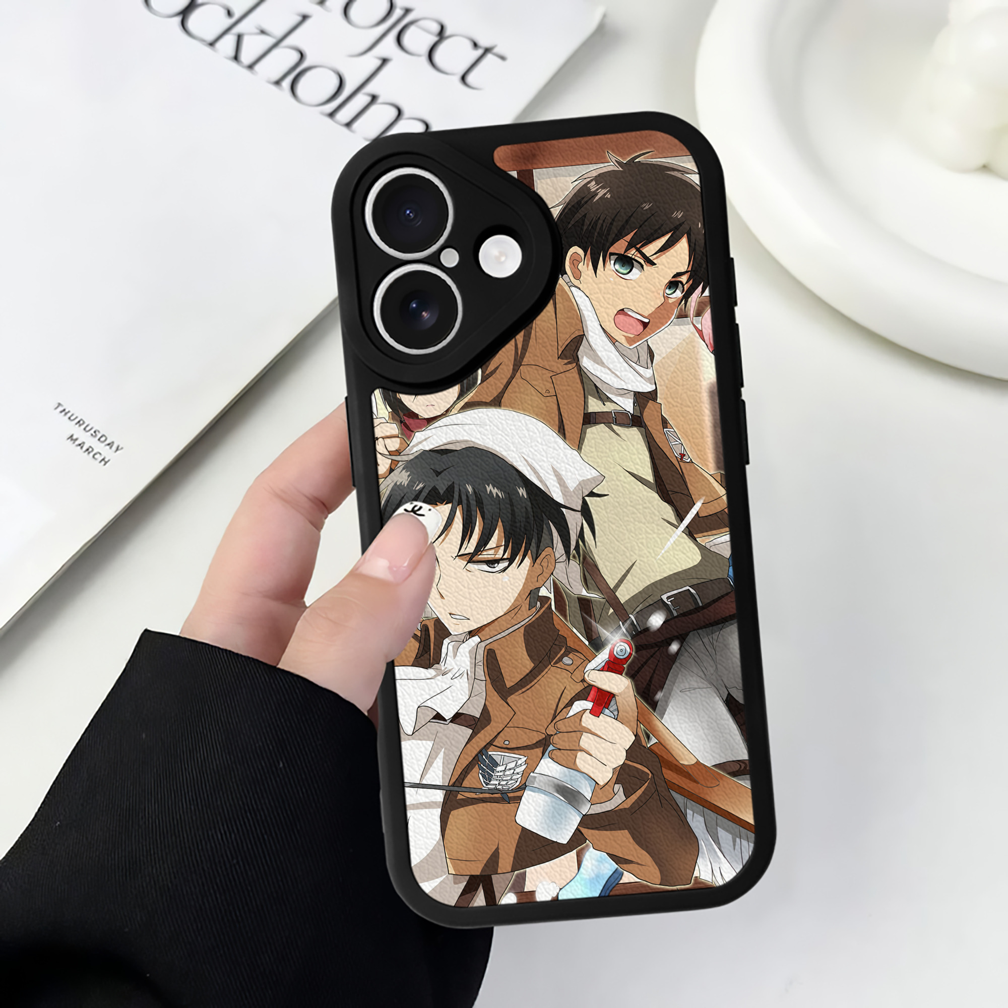 （画像用） 進撃の巨人 Attack on Titan 【iPhone 16シリーズ対応】シリコンスマホケース（レザー調） 材質：シリコン